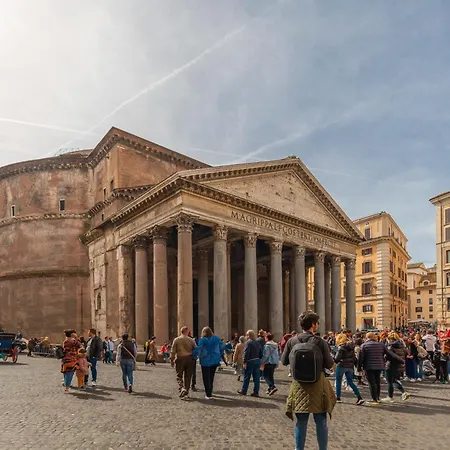 Pantheon Delightful דירה *